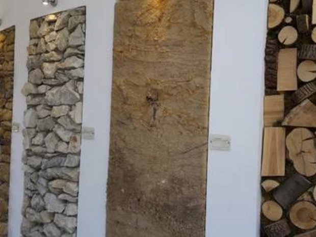 Foto: Julia Kaiser Ausstellung verschiedener Hölzer UNESCO Global Geopark TERRA.vita
